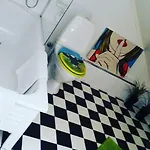 Διαμέρισμα Stylish With Private Bathroom And Entrance