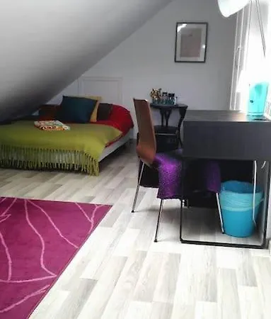 Stylish With Private Bathroom And Entrance Leilighet