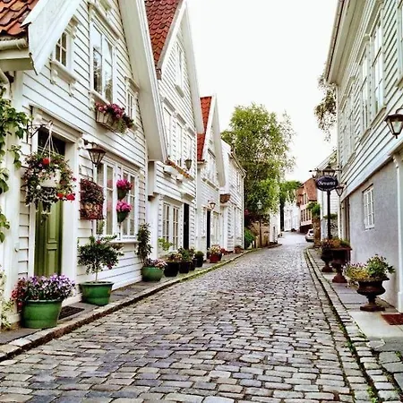 Stylish With Private Bathroom And Entrance Stavanger